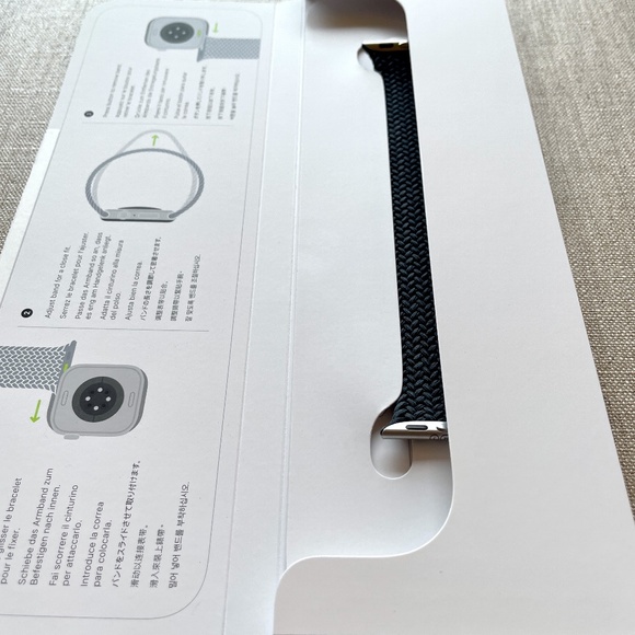 Apple Watch Braided Solo Loop Band (42mm - Midnight - 7) - Picture 4 of 10